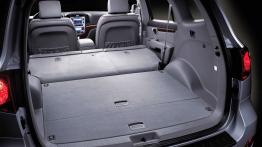 Hyundai Santa Fe 2006 - tylna kanapa złożona, widok z bagażnika