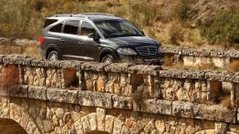 Ssangyong Rodius 2007 - prawy bok