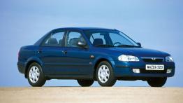 Mazda 323 - prawy bok