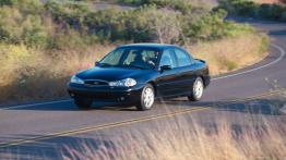 Ford Contour - widok z przodu