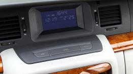 Kia Opirus 2003 - konsola środkowa