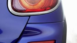 Mini Paceman - prawy tylny reflektor - włączony