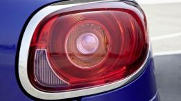 Mini Paceman - prawy tylny reflektor - włączony