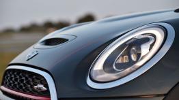 Mini John Cooper Works 2015 - lewy przedni reflektor - włączony