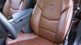 Cadillac ELR - fotel kierowcy, widok z przodu
