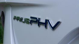 Czy wtyczka bardzo zmienia wygląd samochodu? Porównanie Priusa Plug-in z odmianą hybrydową Prius HEV