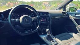 Peugeot 308 kontra Volkswagen Golf – czy Francuzi pokonają „króla kompaktów”?