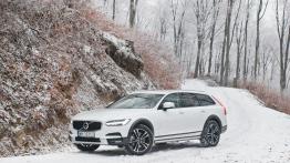 Volvo V90 Cross Country - w hołdzie starszemu rodzeństwu 