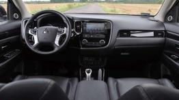 Mitsubishi Outlander PHEV – Uratować planetę