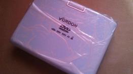 Przenośny odtwarzacz DVD marki Vordon - sposób na spokojną podróż?