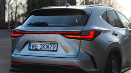 Lexus NX 450h+ E-FOUR Omotenashi nie pozwala sobie na słabości. W końcu znalazłem samochód dla siebie
