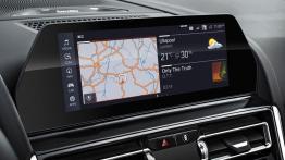 BMW seria 8 Cabrio - ekran systemu multimedialnego