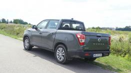 SsangYong Musso Quartz 2.2 D 181 KM - galeria redakcyjna - widok z tyłu