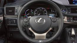 Lexus CT 200h Facelifting F-Sport (2015) - wersja amerykańska - kierownica