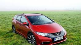 Honda Civic IX Tourer 1.6 i-DTEC - galeria redakcyjna - widok z przodu