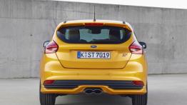 Ford Focus III ST Hatchback Facelifting 2.0 (2015) - widok z tyłu