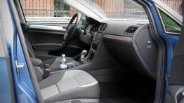 Volkswagen e-Golf 115KM - galeria redakcyjna - widok ogólny wnętrza z przodu