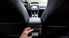 Subaru Levorg 1.6 GT 170 KM (2016) - galeria redakcyjna - tunel środkowy z tyłu