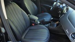 Lancia Delta III Hatchback 1.9 Twinturbo MultiJet 190KM - galeria redakcyjna - widok ogólny wnętrza 