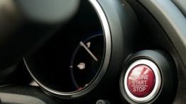 Honda Civic IX Hatchback 5d 1.8 i-VTEC 142KM - galeria redakcyjna - przycisk do uruchamiania silnika