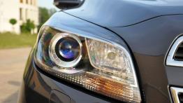 Chevrolet Malibu VII Sedan 2.4 DOHC 167KM - galeria redakcyjna - prawy przedni reflektor - wyłączony