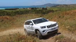 Jeep Grand Cherokee IV Facelifting (2014) Overland - widok z przodu