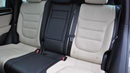 Volkswagen Touareg II SUV 4.2 V8 TDI 340KM - galeria redakcyjna - tylna kanapa