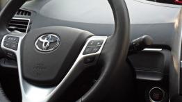 Toyota Verso Facelifting 2.0 D-4D 124KM - galeria redakcyjna (3) - kierownica