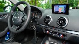 Audi A3 8V Hatchback 3d 1.8 TFSI 180KM - galeria redakcyjna - kokpit