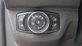 Ford Tourneo Courier - galeria redakcyjna - panel sterowania pod kierownicą