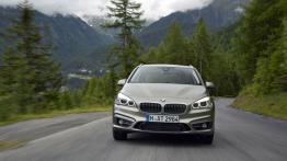 BMW 225i Active Tourer (2014) - widok z przodu