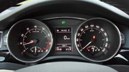 Skoda Superb II Kombi Facelifting 1.8 TSI 160KM - galeria redakcyjna - zestaw wskaźników