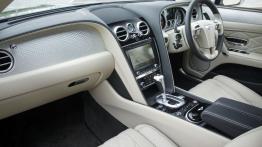 Bentley Flying Spur V8 (2014) - pełny panel przedni