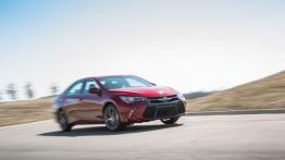 Toyota Camry Facelifting XSE (2015) - prawy bok