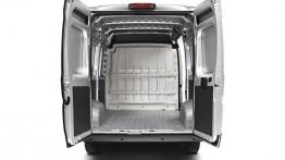 Peugeot Boxer II Facelifting (2014) - tył - bagażnik otwarty