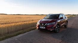 Nissan Qashqai Tekna 1.7 dCi 150 KM 4WD Xtronic - galeria redakcyjna - widok z przodu