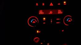 Kia Sorento II SUV 2.2 CRDi 197KM - galeria redakcyjna - konsola środkowa