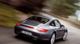 Porsche 911 Carrera 4 Coupe - widok z tyłu