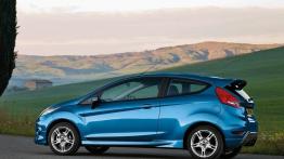 Ford Fiesta Hatchback 3D - lewy bok