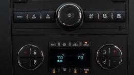 Chevrolet Silverado Bi-Fuel - konsola środkowa