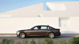 BMW serii 7 F02 Facelifting - lewy bok