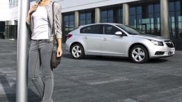 Chevrolet Cruze hatchback ECO-TEC - prawy bok