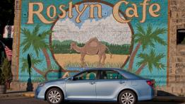 Toyota Camry Hybrid 2012 - lewy bok