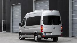 Volkswagen Crafter Kombi - widok z tyłu