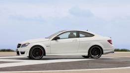 Mercedes C63 AMG Coupe 2012 - lewy bok
