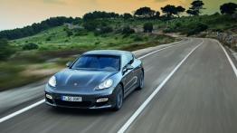 Porsche Panamera Turbo S - widok z przodu
