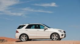 Mercedes klasa M 2012 - prawy bok