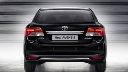 Toyota Avensis III sedan Facelifting - widok z tyłu