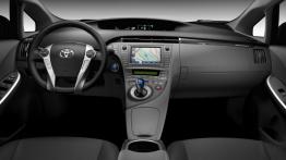 Toyota Prius Plug-in Hybrid - pełny panel przedni