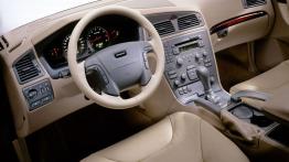 Volvo V70 XC - pełny panel przedni